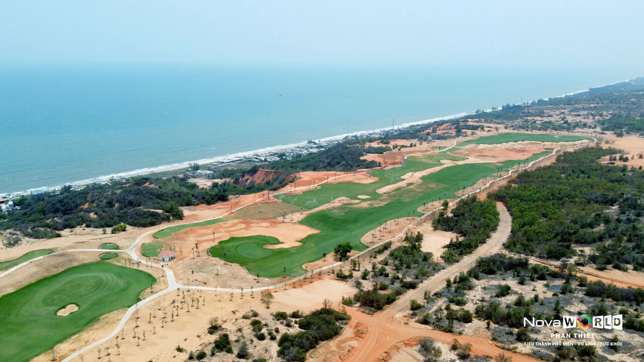 Sân Golf PGA Ocean & Clubhouse thuộc Tổ hợp NovaWorld Phan Thiet